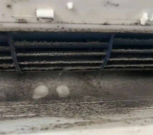 嵊州空调吹的风有股烧焦味是怎么回事